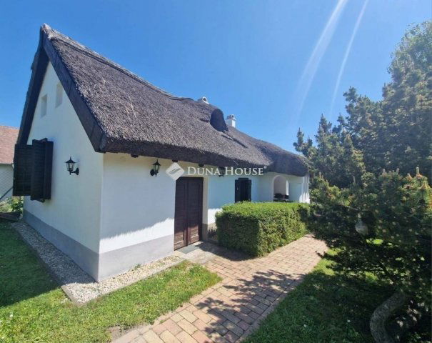 Eladó családi ház, Balatonkenesén 99.9 M Ft, 3 szobás