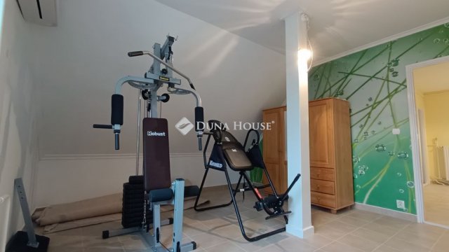 Eladó családi ház, Kecskeméten 139.9 M Ft, 7 szobás