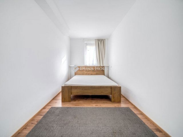 Eladó téglalakás, Budapesten, VII. kerületben 124 M Ft, 3 szobás