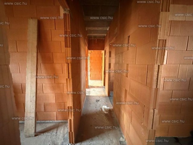 Eladó ikerház, Pécelen 125 M Ft, 4 szobás / költözzbe.hu