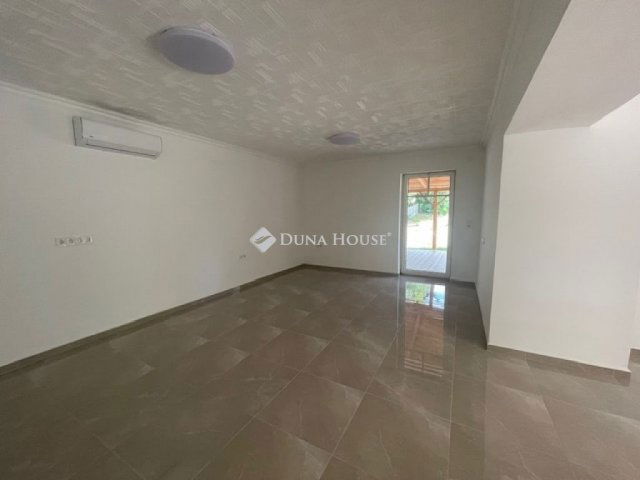 Eladó családi ház, Örkényen 39.9 M Ft, 3 szobás