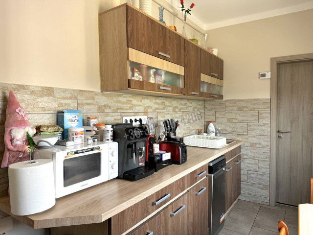 Eladó családi ház, Újrónafőn 66.9 M Ft, 3 szobás