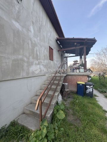 Eladó családi ház, Tápiószecsőn 63.9 M Ft, 3 szobás