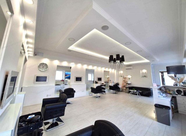 Kiadó üzlethelyiség, Tatán 140 E Ft / hó, 1 szobás