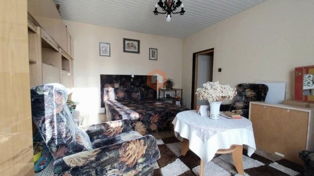 Eladó panellakás, Pécsett 44.4 M Ft, 2 szobás