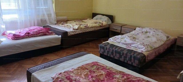 Kiadó családi ház, albérlet, Dunaújvárosban 400 E Ft / hó