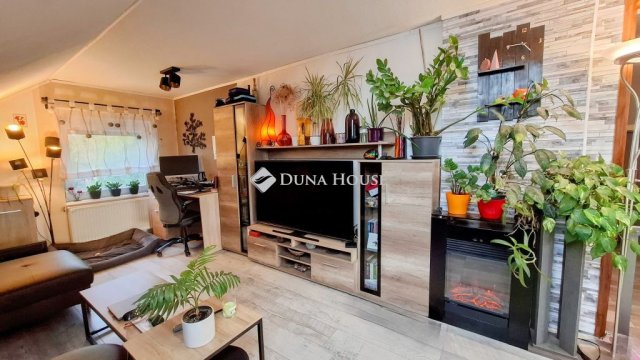 Eladó családi ház, Őrbottyánban 107.9 M Ft, 5 szobás