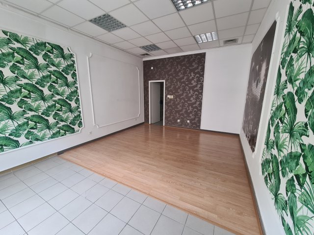 Kiadó üzlethelyiség, Győrött 140 E Ft / hó, 1+1 szobás