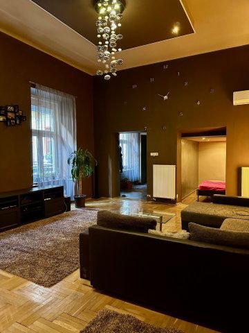 Kiadó téglalakás, albérlet, VII. kerületben, Rákóczi úton