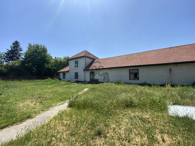 Eladó ipari ingatlan, Cegléden 120 M Ft / költözzbe.hu