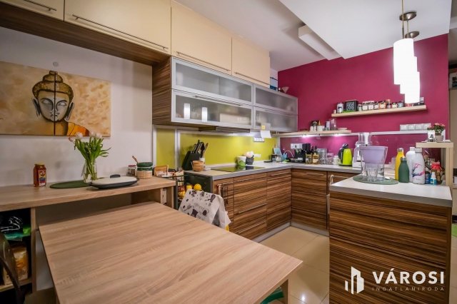 Eladó téglalakás, Székesfehérvárott 76.99 M Ft, 3+1 szobás