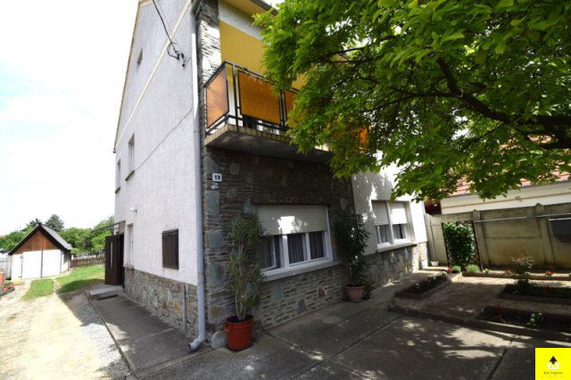 Eladó családi ház, Csepregen 65 M Ft, 4 szobás