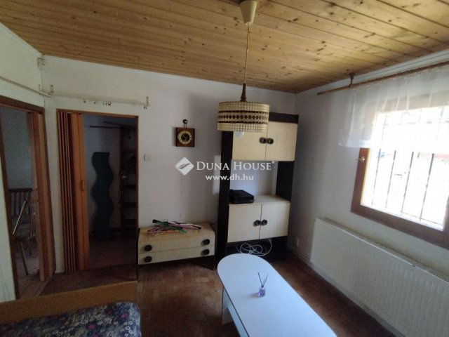 Eladó nyaraló, Tatabányán 24.999 M Ft, 1 szobás