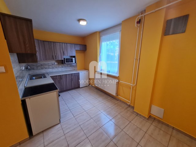 Eladó téglalakás, Várpalotán 37 M Ft, 1 szobás