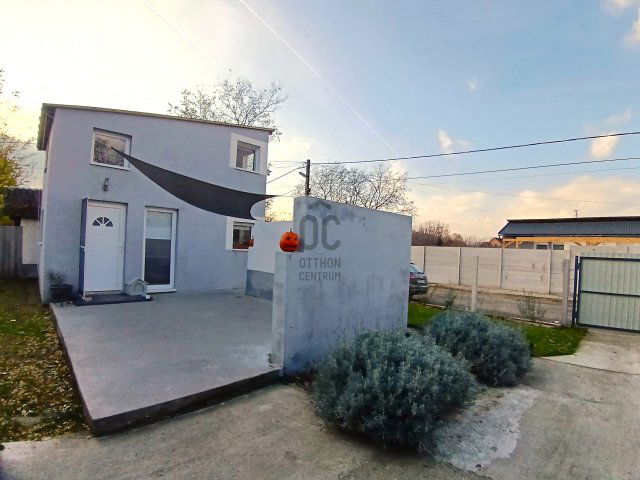 Eladó családi ház, Ráckevén 29.9 M Ft, 1 szobás