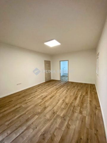 Eladó panellakás, Pécsett 54.9 M Ft, 2 szobás