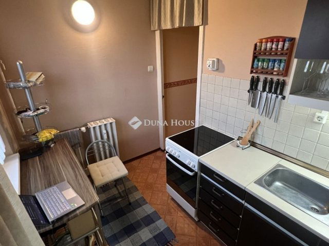 Eladó panellakás, Móron 42 M Ft, 2 szobás / költözzbe.hu