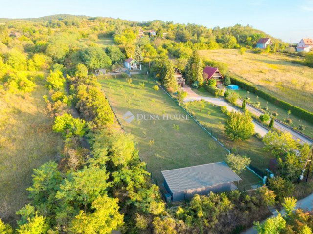 Eladó családi ház, Esztergomban 99 M Ft, 2 szobás