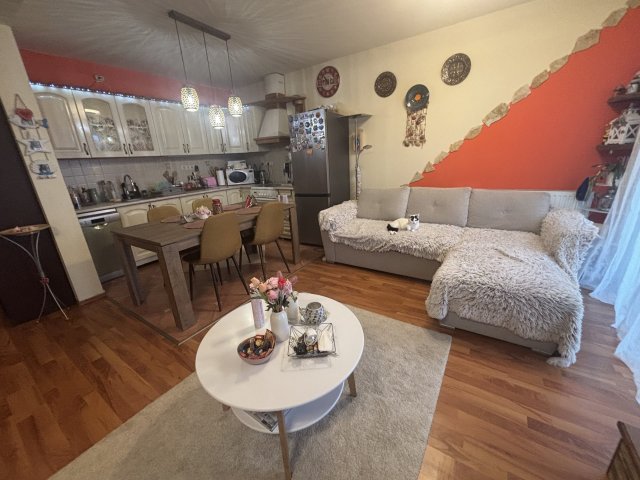 Eladó sorház, Tatabányán 121.9 M Ft, 4 szobás