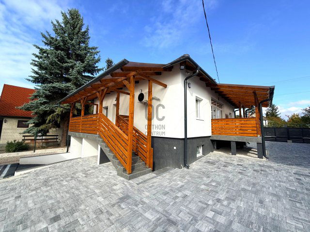 Eladó családi ház, Siófokon 194.8 M Ft, 6 szobás