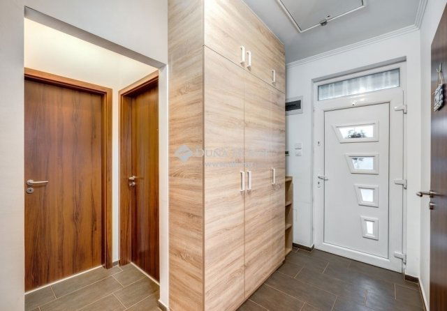 Eladó családi ház, Szigetszentmiklóson 119.9 M Ft, 4 szobás