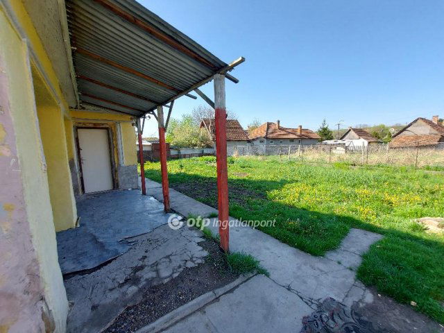 Eladó családi ház, Izsófalván 9.8 M Ft, 2 szobás