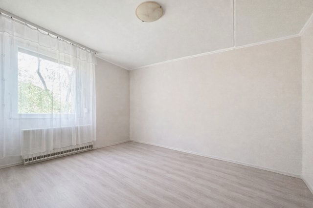 Eladó panellakás, Pécsett 47.9 M Ft, 2 szobás