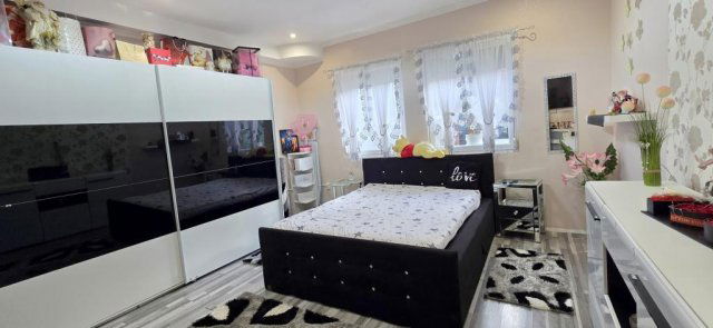 Eladó családi ház, Budapesten, XX. kerületben 50 M Ft, 4 szobás