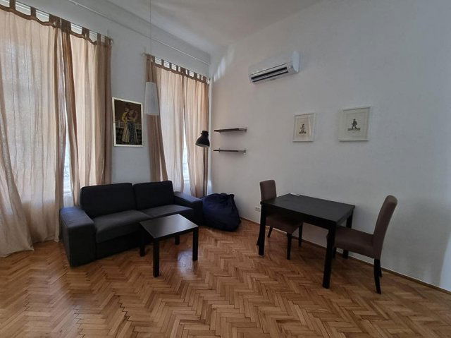 Kiadó téglalakás, albérlet, Budapesten, V. kerületben, 2 szobás
