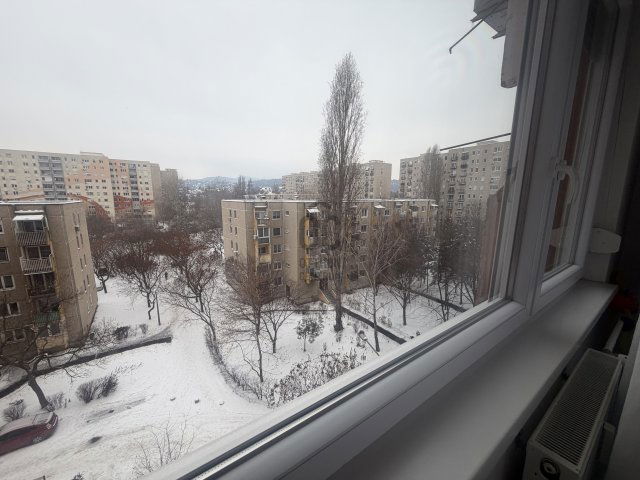 Eladó panellakás, III. kerületben, Zsirai Miklós utcában