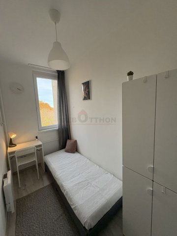 Eladó téglalakás, Debrecenben 52 M Ft, 4 szobás