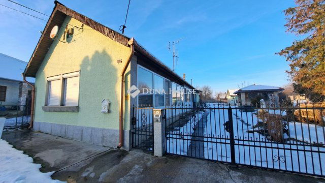 Eladó családi ház, Sárokon 21.9 M Ft, 3 szobás