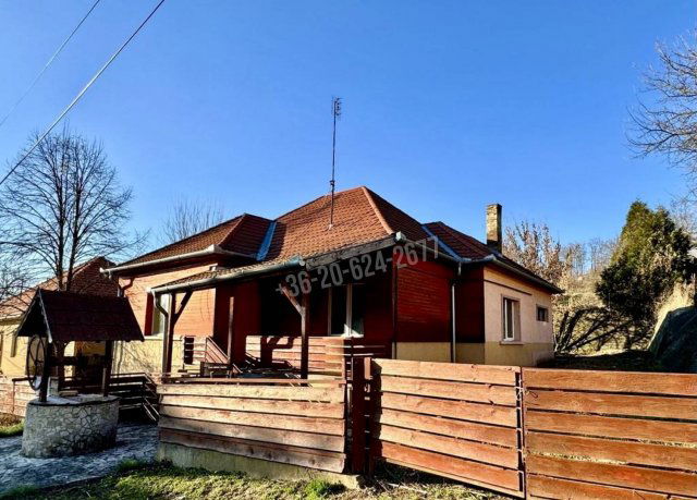 Eladó családi ház, Alsópetényen 31.79 M Ft, 3 szobás