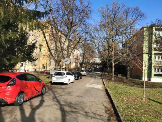 Eladó téglalakás, Miskolcon, Park utcában 24.99 M Ft, 1 szobás