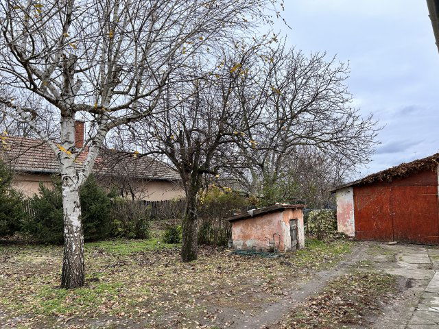 Eladó családi ház, Törtelen 25.9 M Ft, 5 szobás