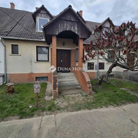 Eladó családi ház, Lajosmizsén 79.5 M Ft, 5 szobás
