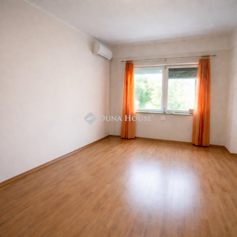 Eladó téglalakás, Kecskeméten 27 M Ft, 1 szobás