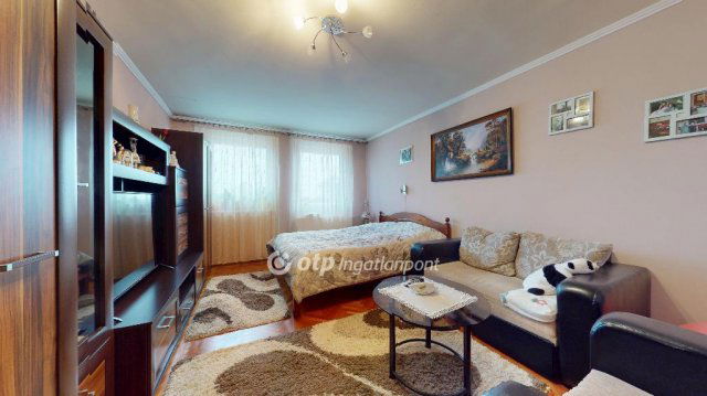 Eladó téglalakás, Nyíregyházán 49.5 M Ft, 3 szobás