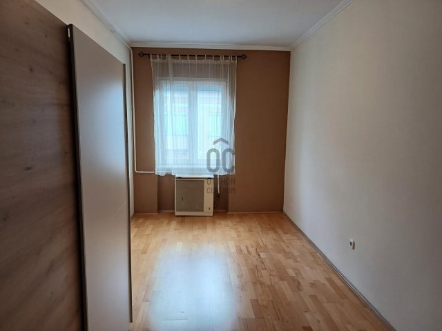 Kiadó téglalakás, albérlet, Kecskeméten, Rákóczi úton