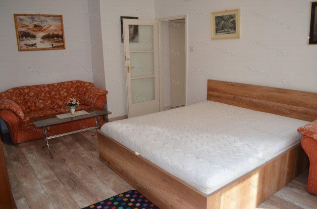 Eladó téglalakás, Szolnokon 36.5 M Ft, 2 szobás