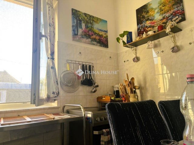 Eladó üzlethelyiség, Bugyin 79 M Ft, 1 szobás