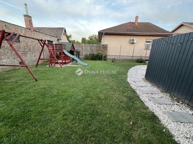 Eladó ikerház, Halásztelken 77.99 M Ft, 3 szobás