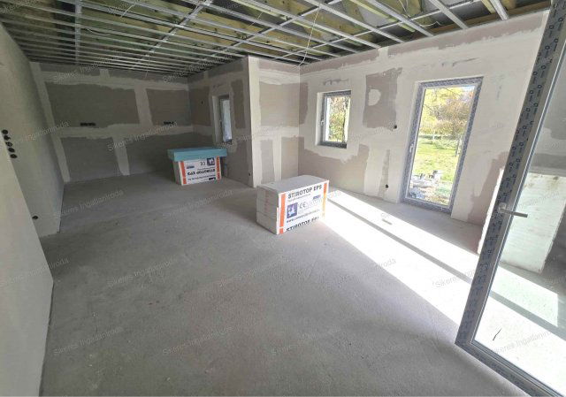 Eladó családi ház, Bicskén 89.99 M Ft, 4 szobás