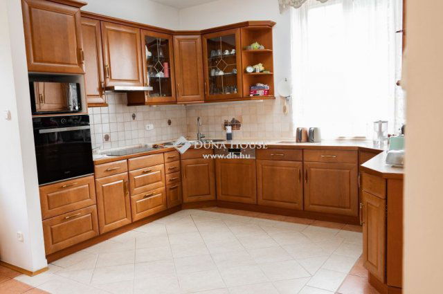 Eladó családi ház, Kecskeméten 248 M Ft, 6 szobás