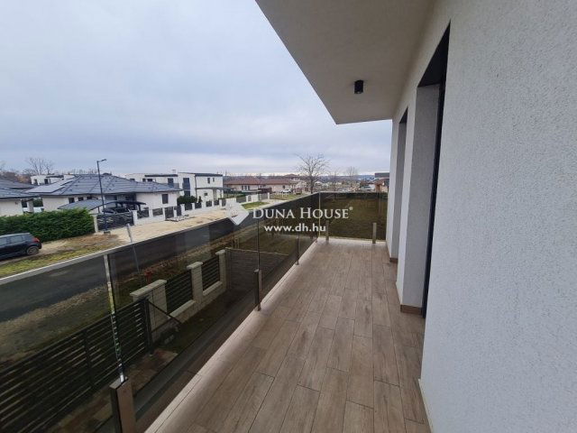 Eladó családi ház, Siófokon 190 M Ft, 5 szobás