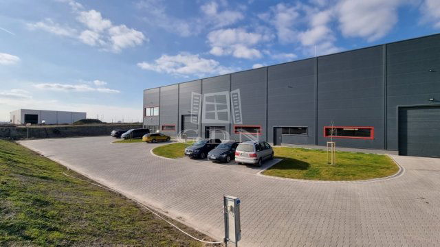 Kiadó ipari ingatlan, Székesfehérvárott 4503 E Ft / hó
