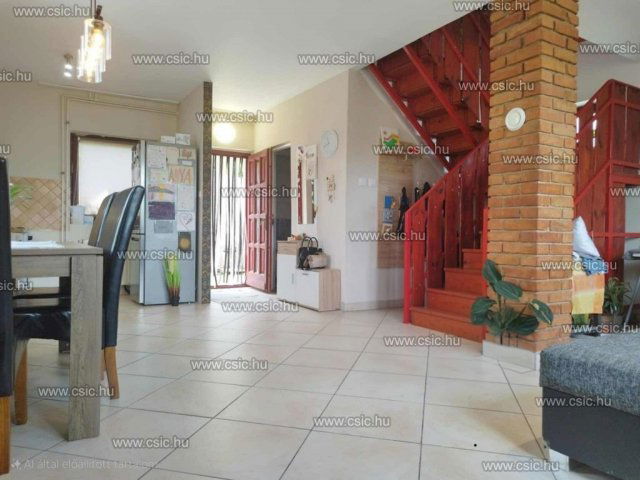 Eladó családi ház, Pomázon 86 M Ft, 5 szobás