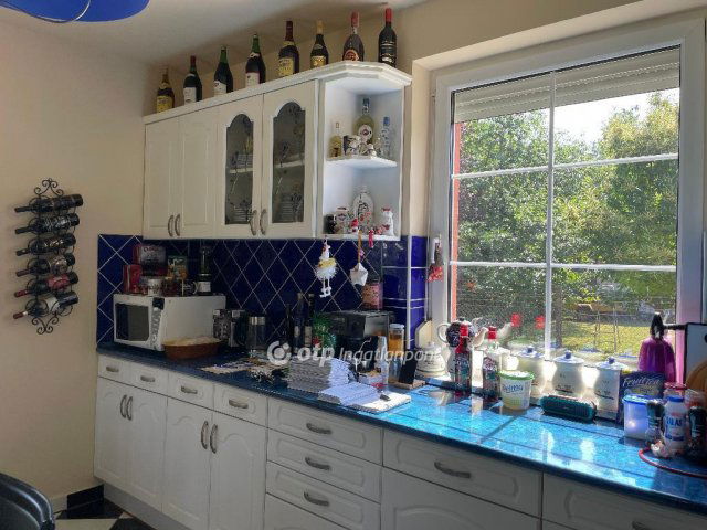 Eladó családi ház, Pomázon 190 M Ft, 4 szobás