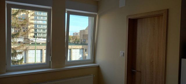 Kiadó téglalakás, albérlet, Pécsett, Kürt utcában, 2 szobás