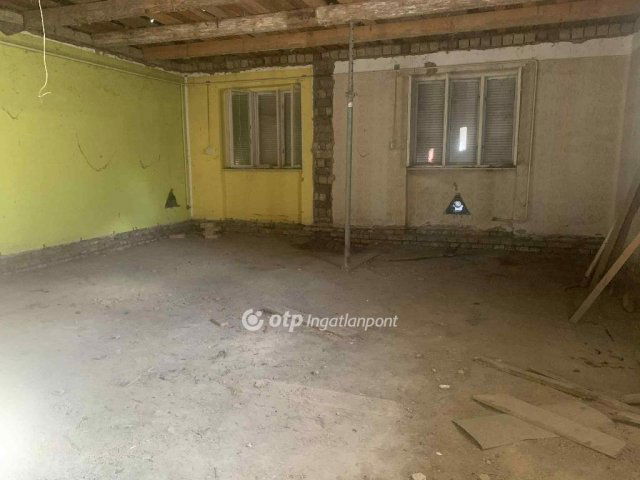 Eladó családi ház, Kőröstetétlenen 17.9 M Ft, 2+1 szobás